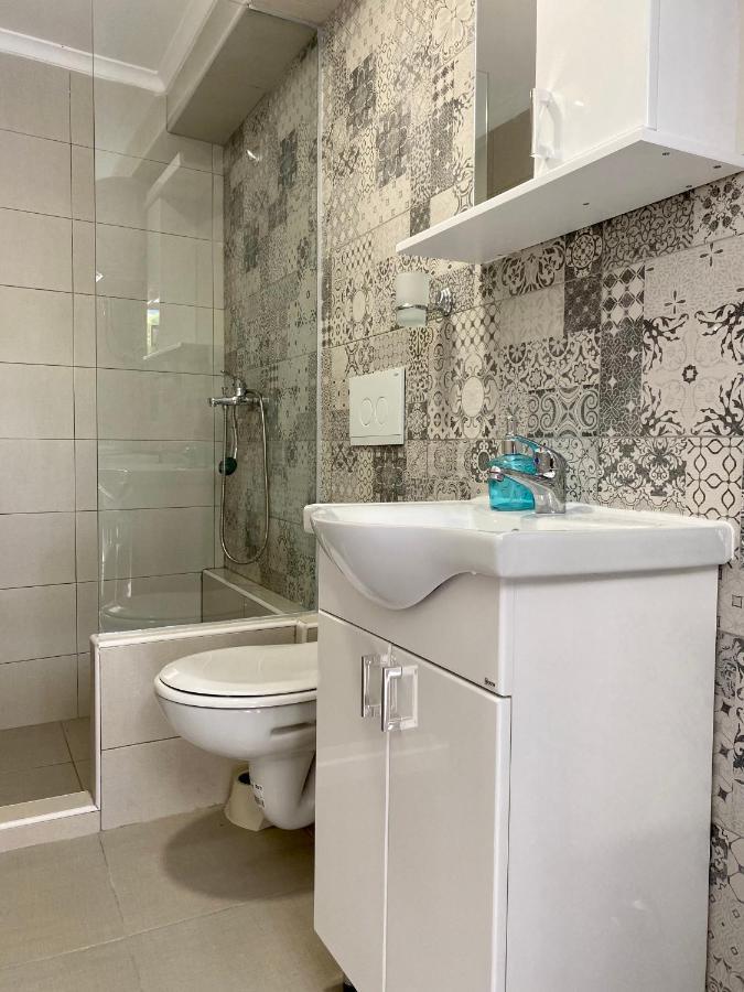 Apartments Nik โกตอร์ ภายนอก รูปภาพ