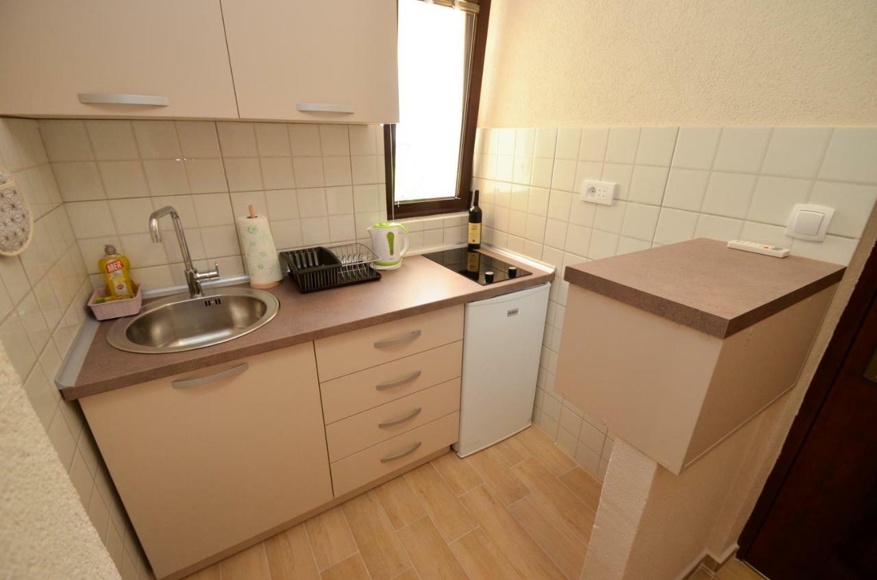 Apartments Nik โกตอร์ ภายนอก รูปภาพ